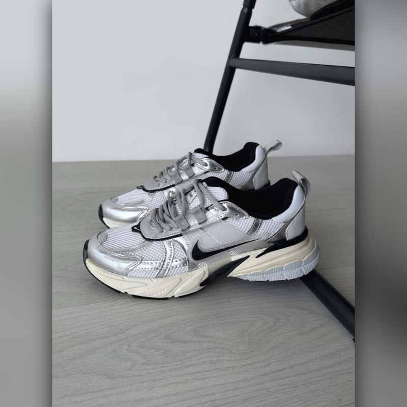 کفش پیاده روی مدل v2k