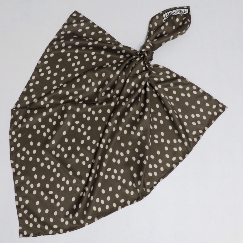 دستمال سر و گردن زنانه مدل ابریشم پاییزی طرح خال خالی کد ab400
