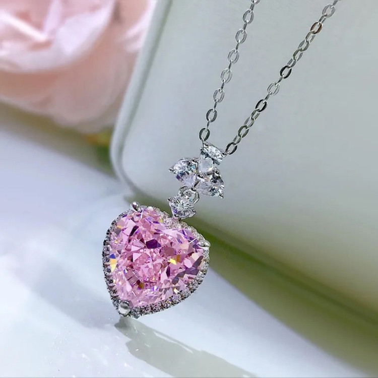 گردنبند زنانه سواروسکی مدل قلب کد 87