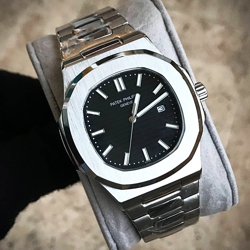 ساعت مچی عقربه ای مردانه مدل ناتیلوس بندفلزی کد Patek Philippe NAUTILUS P8168B