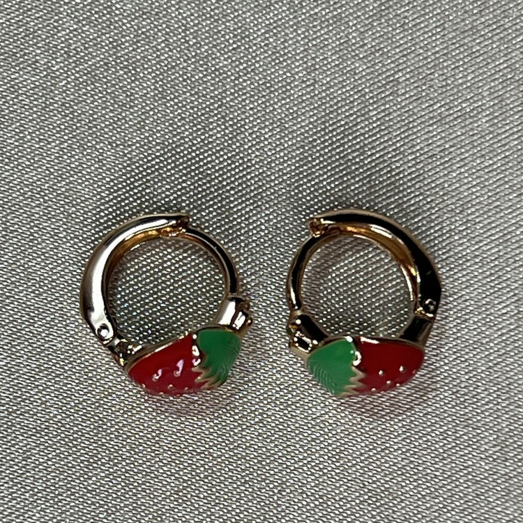 گوشواره حلقه ای زنانه ژوپینگ مدل توت فرنگی bah014