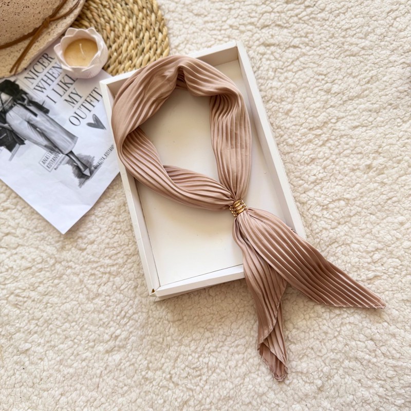 دستمال سر و گردن زنانه مدل ساتن پلیسه
