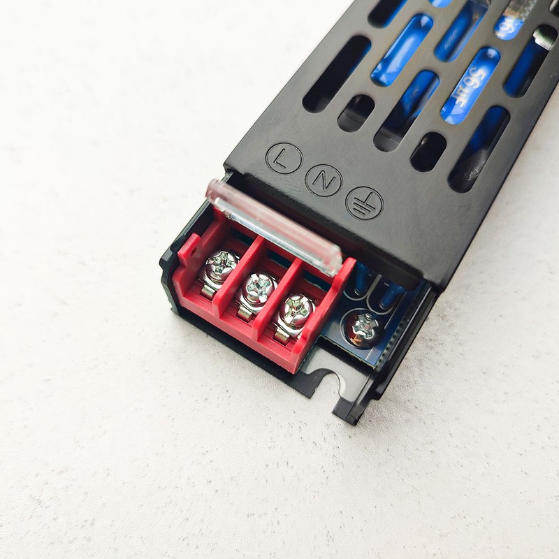 آداپتور سوئیچینگ 12 ولت 25 آمپر مدل MD-300W اسلیم
