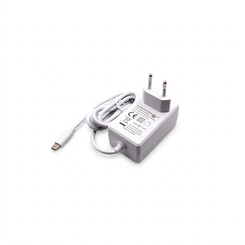آداپتور برق ۵ ولت 4 آمپر مدل XSG-0504000HEU مناسب برای دستگاههای الکترونیکی با درگاه USB-C