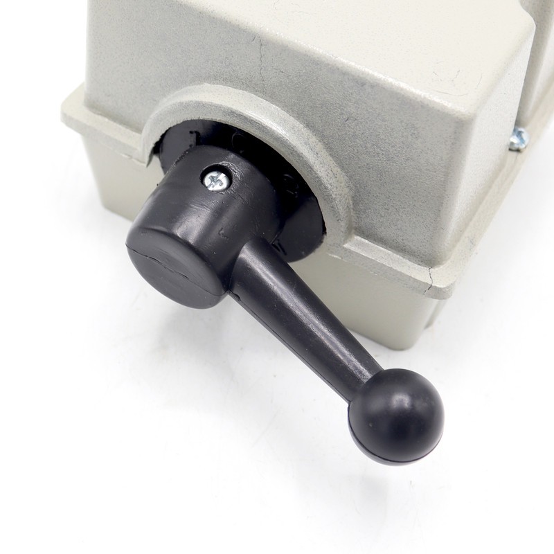 کلید بالابر ساختمانی مدل بلک بول کد YP-P-30AMP