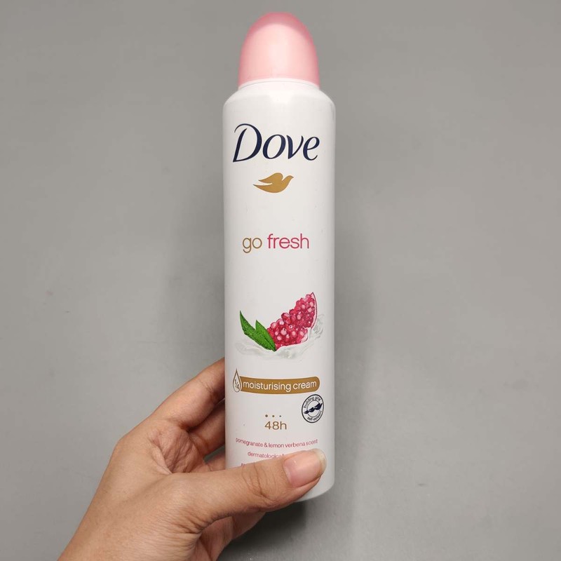 اسپری ضدتعریق زنانه داو مدل Pomegranate 48HR حجم 250 میلیلیتر