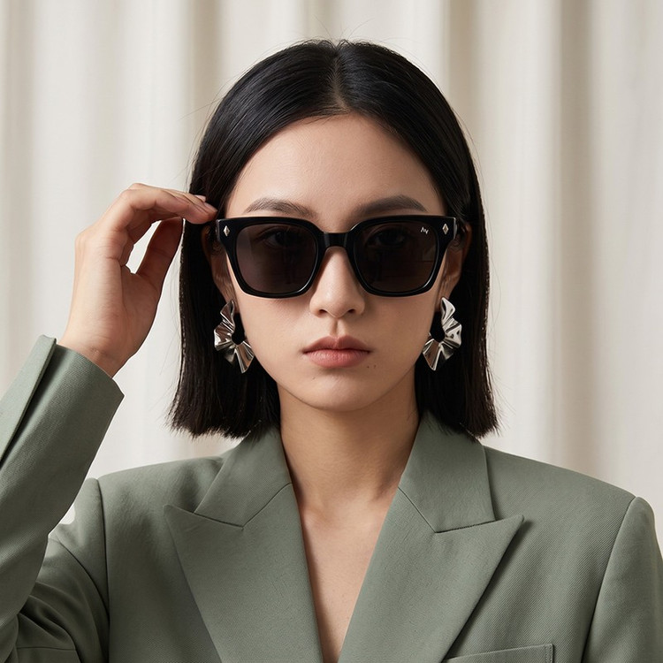 عینک آفتابی آلبرت وگ مدل SZ8104 Charcoal