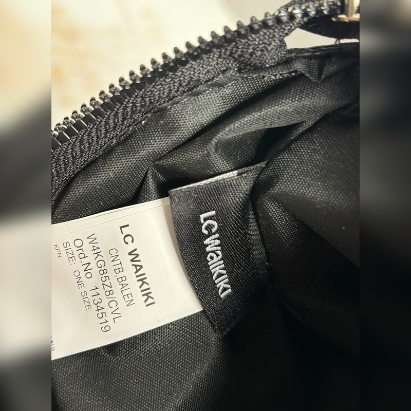 کیف دوشی زنانه ال سی وایکیکی مدل باگت چرم مصنوعی LW 255