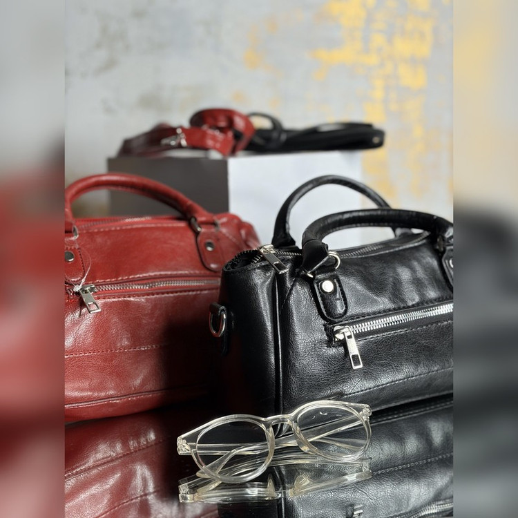 کیف دوشی زنانه ال سی وایکیکی مدل صندوقی چرم مصنوعی LW 256